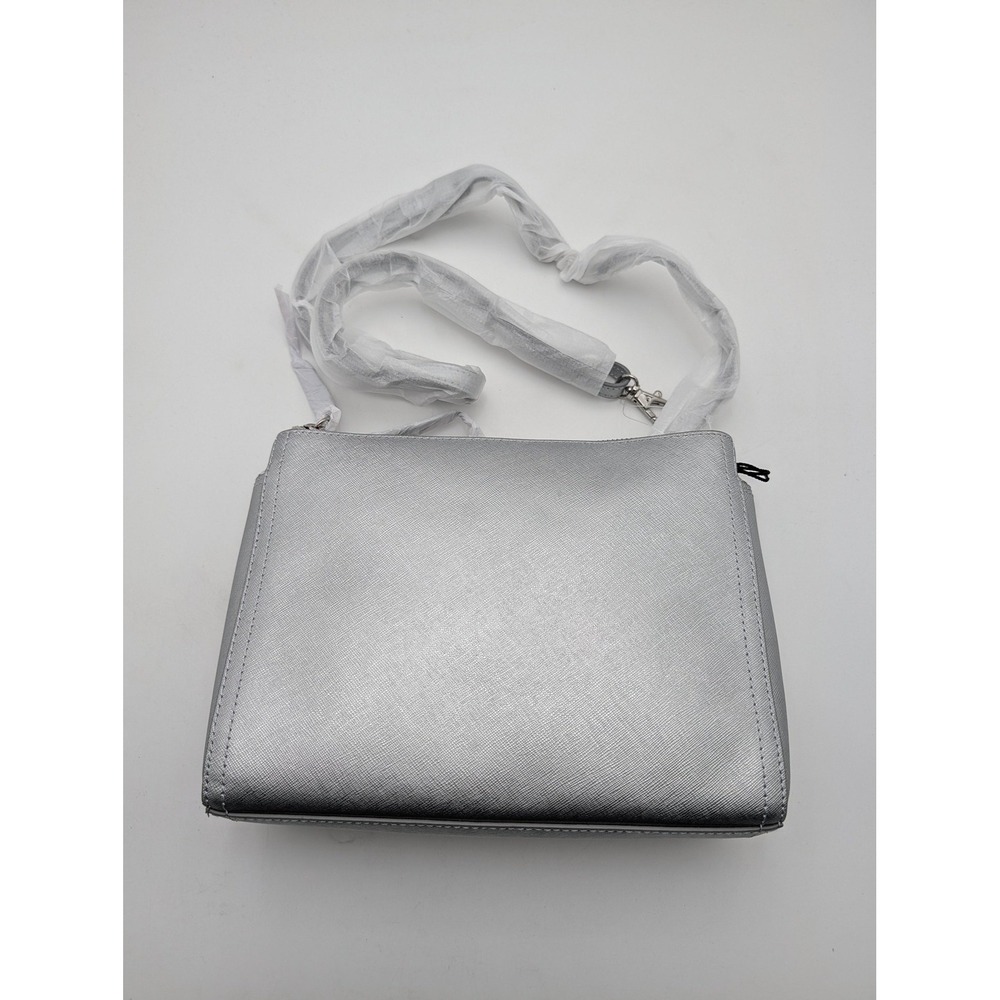 Lo & Sons The Pearl Crossbody Bag Womens Small Silver Leather Zip Organizer